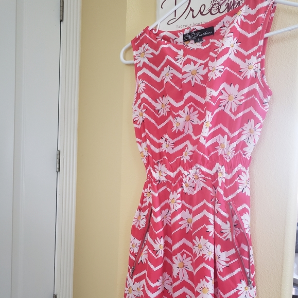 Dress - Picture 4 of 4